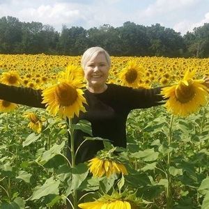 Meet your Posher, Linda